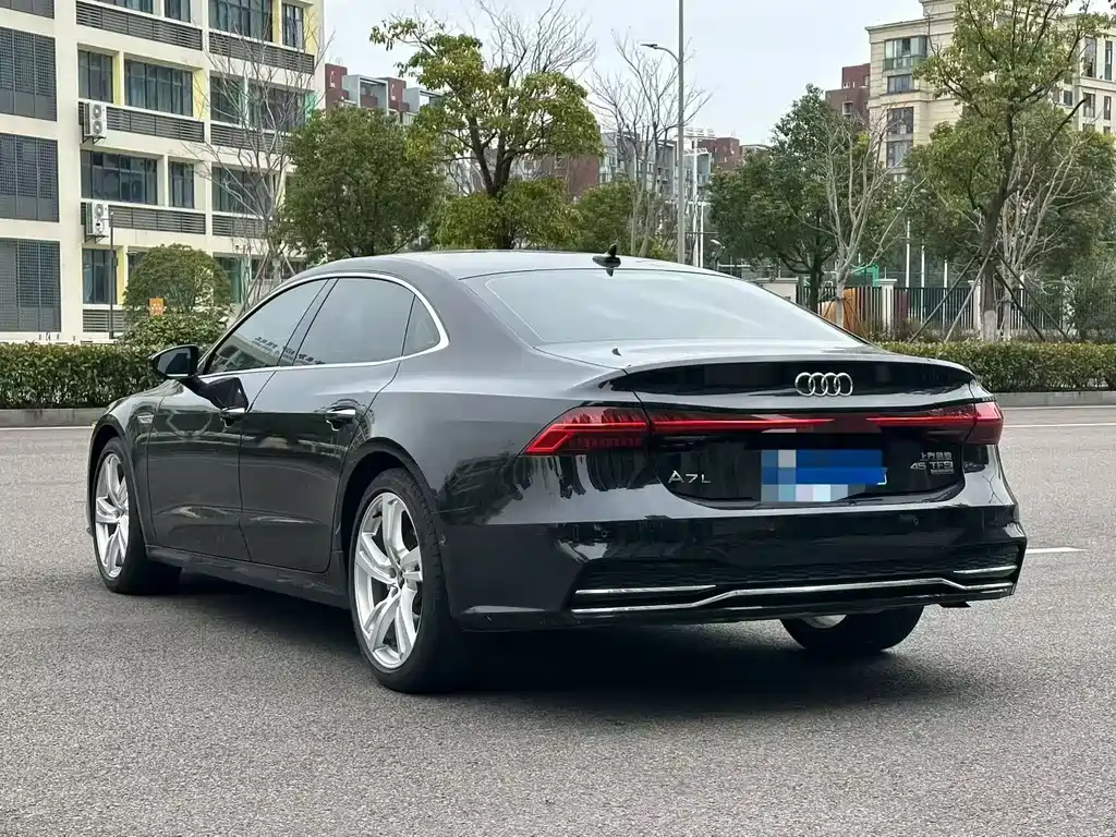 AUDI A7L