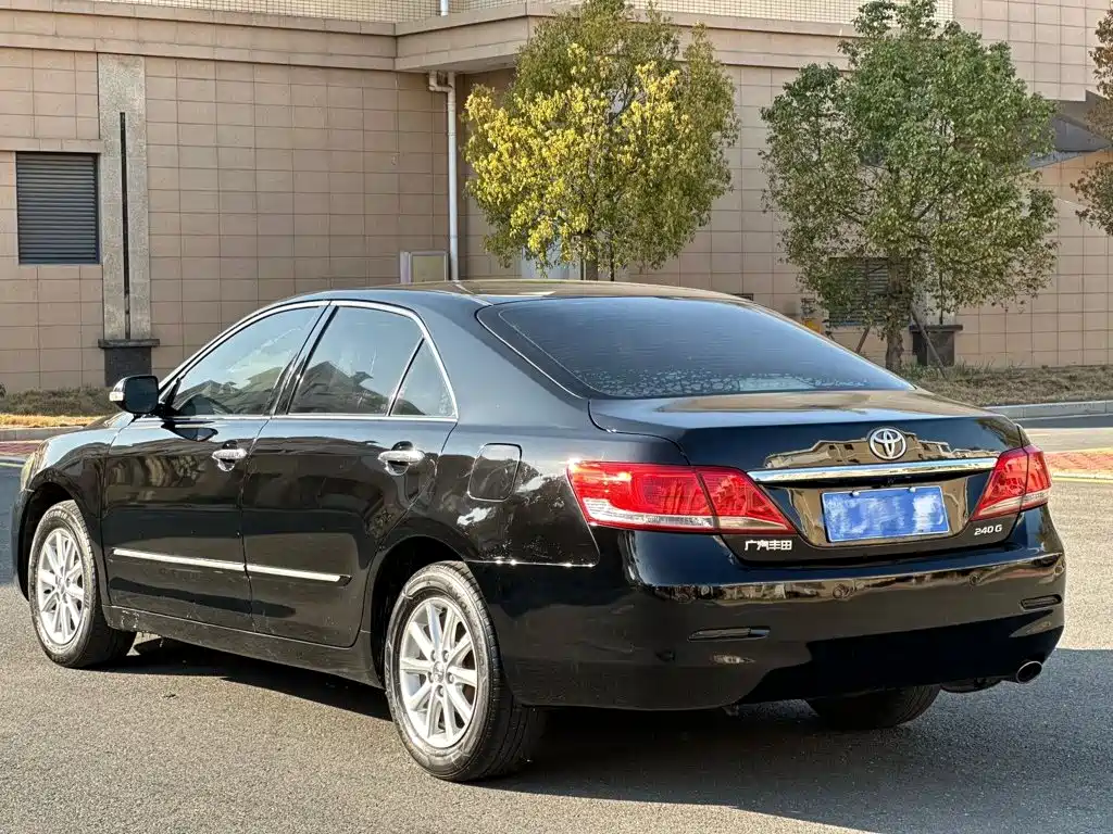 Toyota Camry — миниатюра 5
