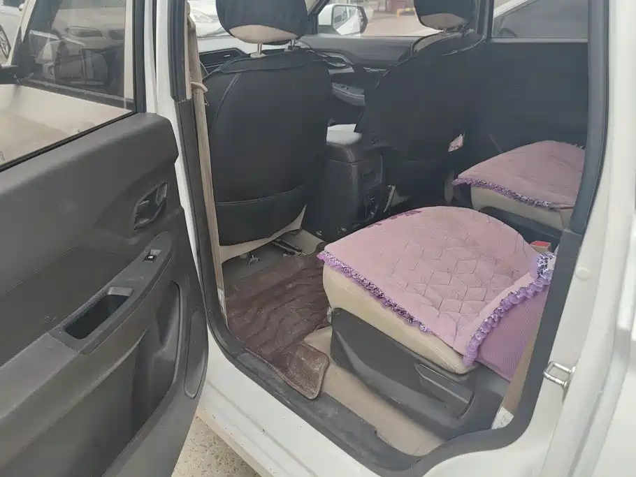 Wuling Hongguang — миниатюра 11