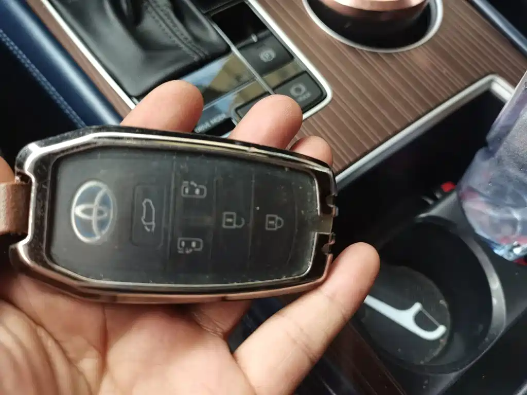 Toyota Sienna — миниатюра 12