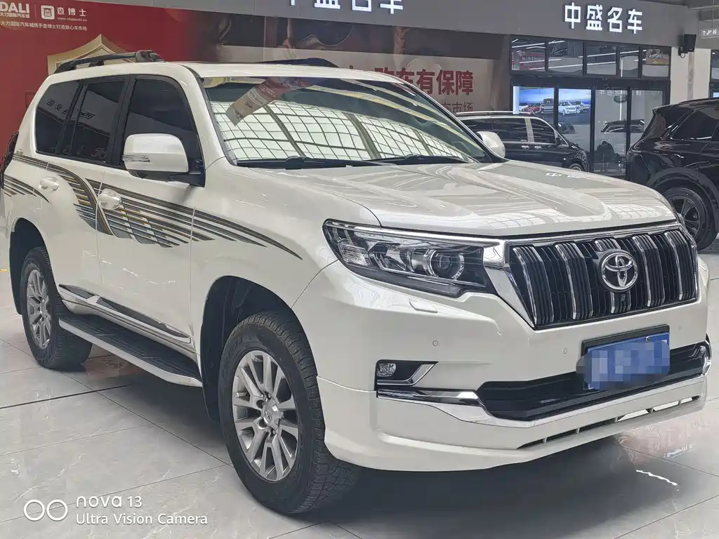 TOYOTA PRADO