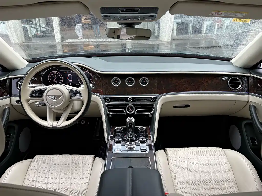 Bentley Flying Spur — миниатюра 8
