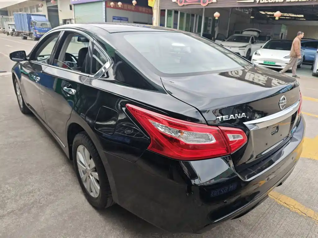 Nissan Teana — миниатюра 5