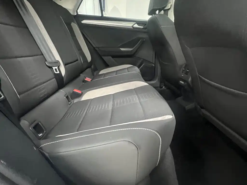 VOLKSWAGEN T ROC EXPLORING SONGS