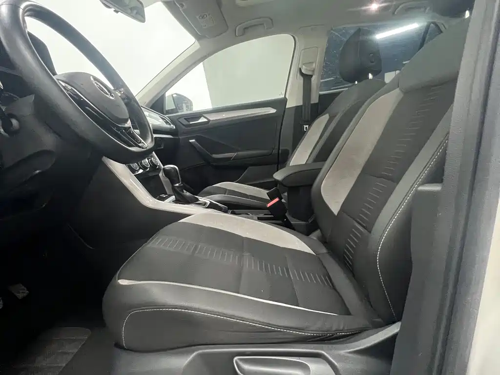 VOLKSWAGEN T ROC EXPLORING SONGS