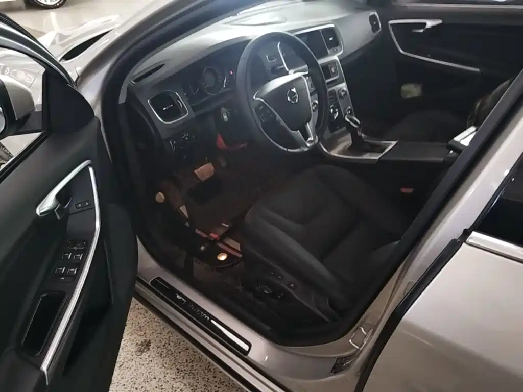 Volvo S60 — миниатюра 16