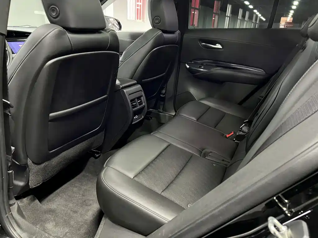 Cadillac XT4 — миниатюра 15