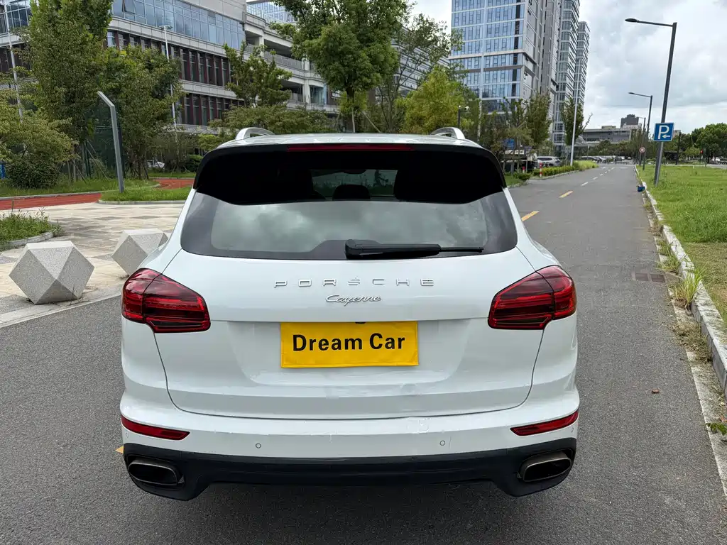Porsche Cayenne — миниатюра 5
