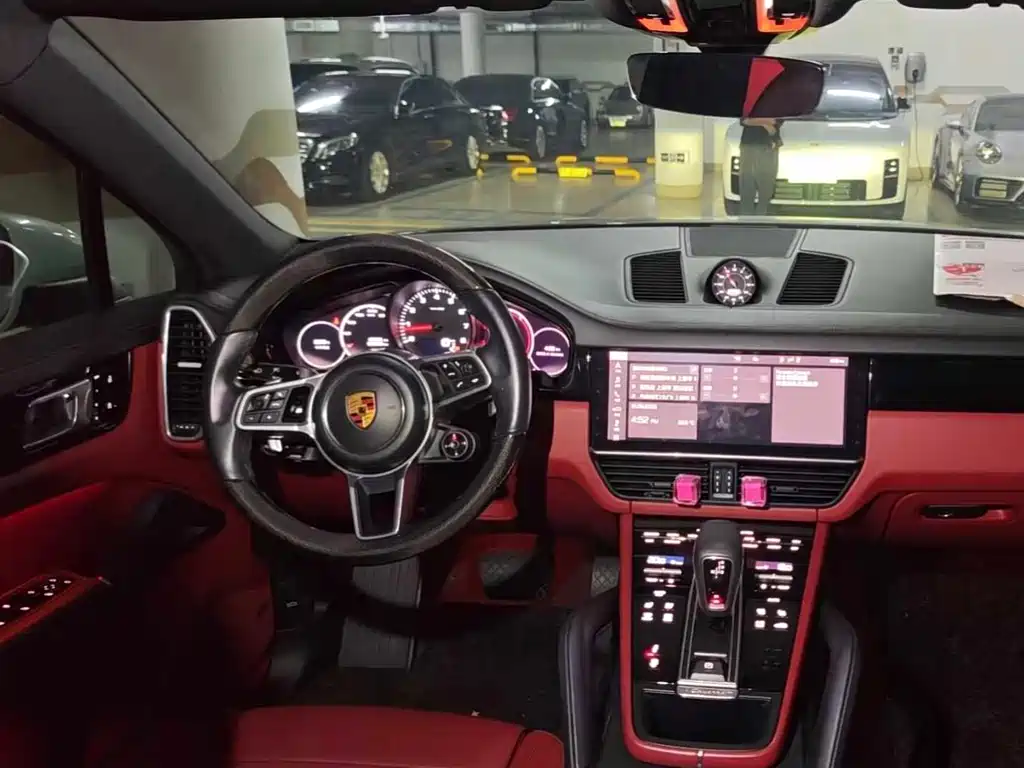 Porsche Cayenne — миниатюра 6