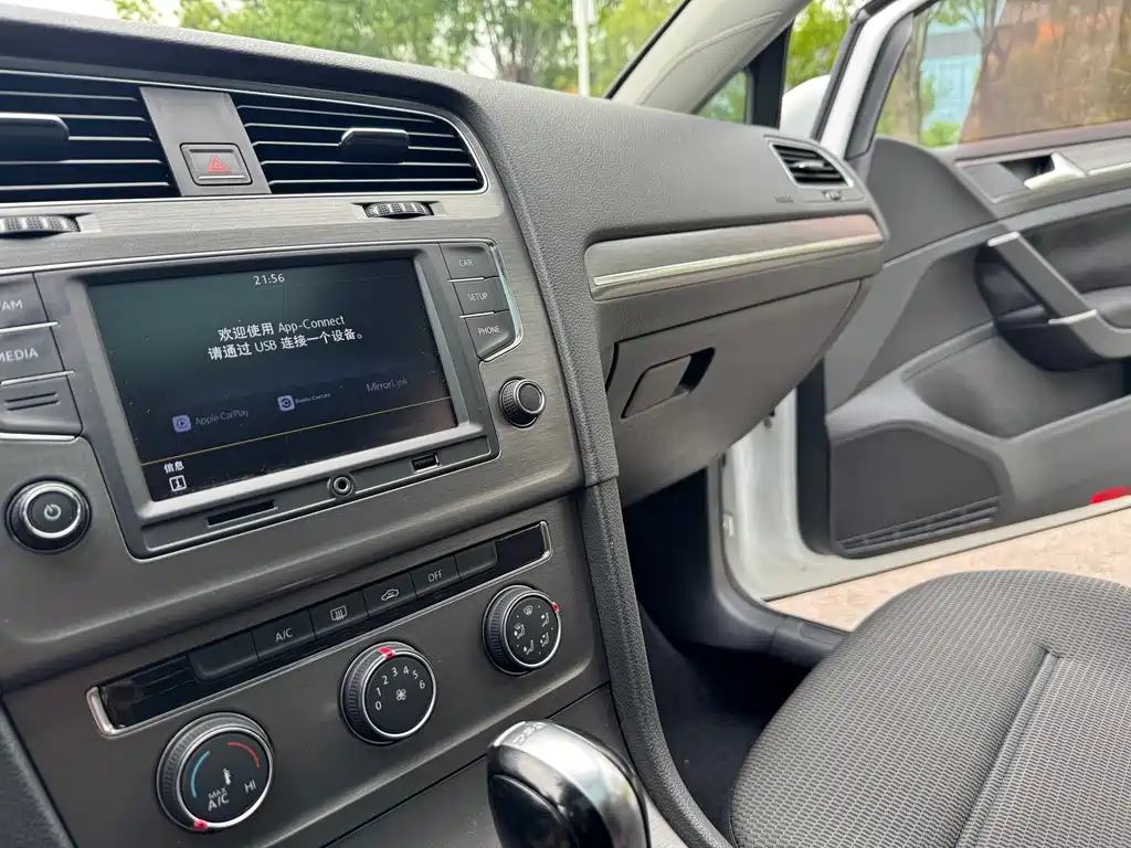 Volkswagen Golf — миниатюра 9