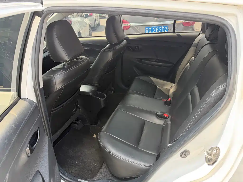 Toyota Yaris L — миниатюра 9