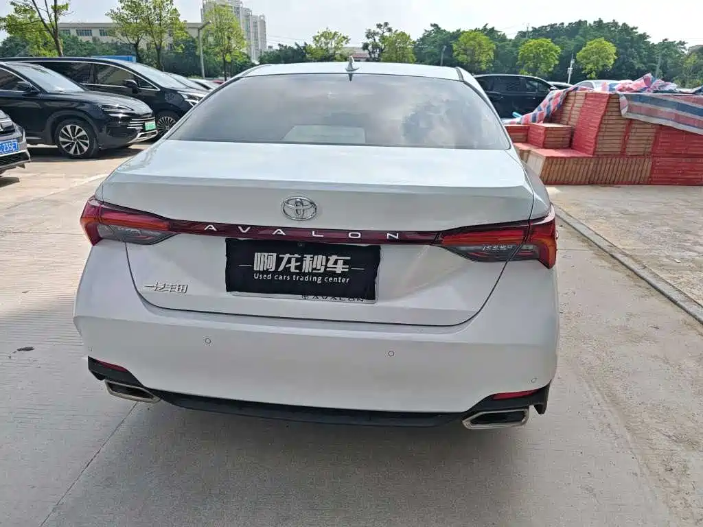 Toyota Avalon — миниатюра 9