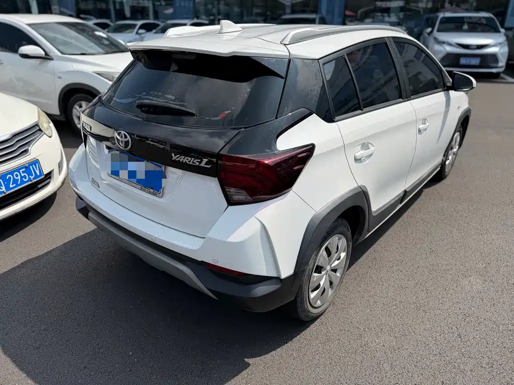 Toyota Yaris L — миниатюра 12