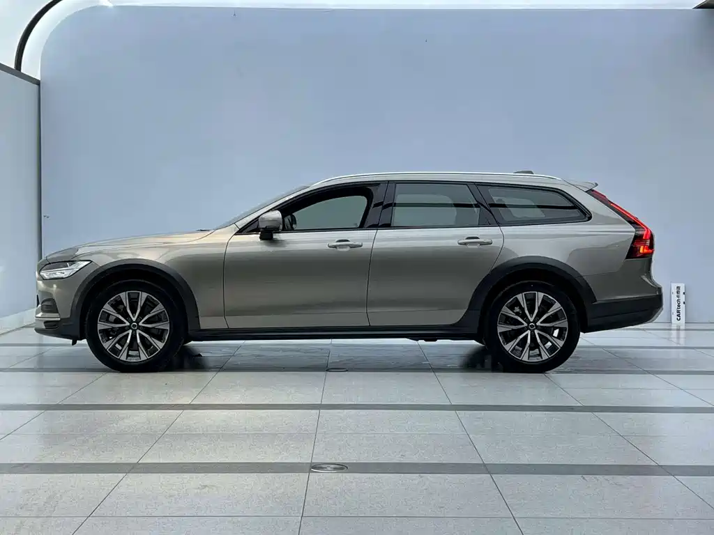 Volvo V90 — миниатюра 4