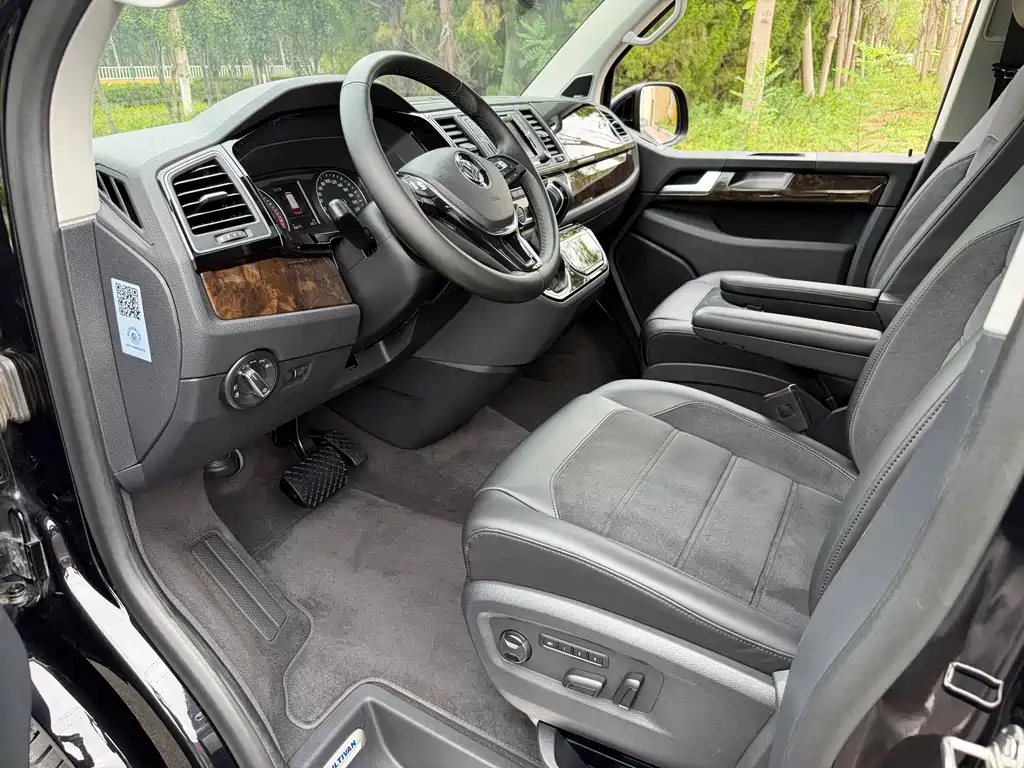 Volkswagen Multivan — миниатюра 12