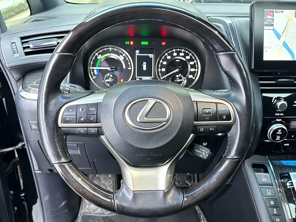Lexus LM — миниатюра 15