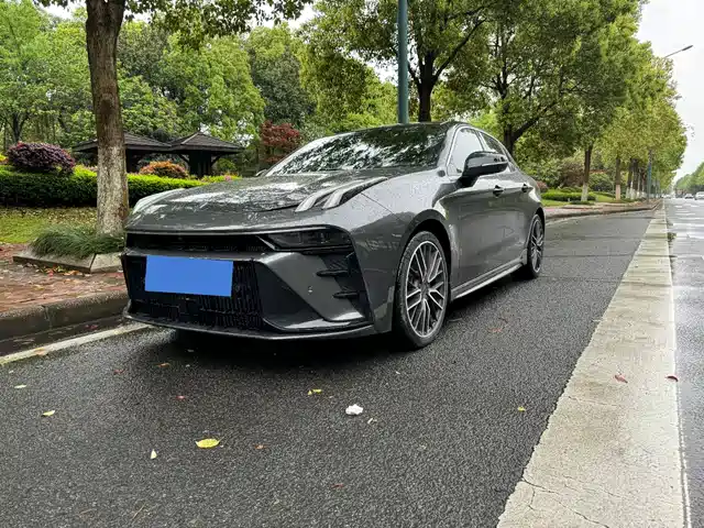 2022 Lynk & Co 03