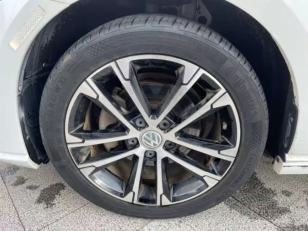 Volkswagen Golf — миниатюра 23