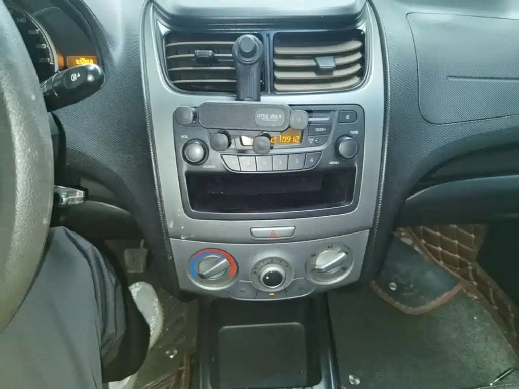 Chevrolet Sail — миниатюра 13