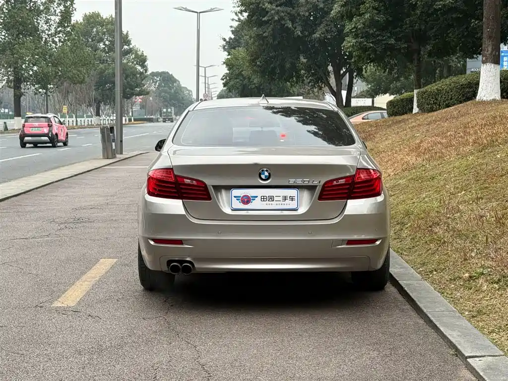 BMW 5 SERIES