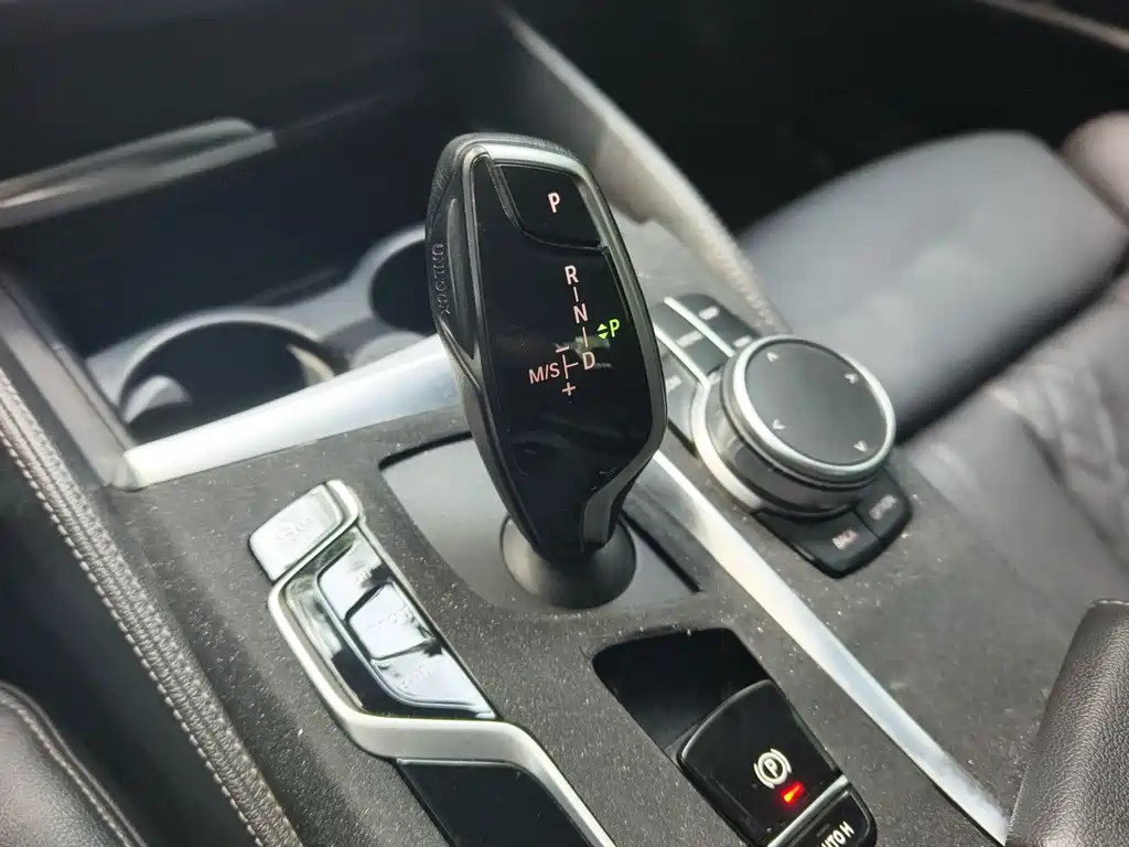 BMW 5 Series (Import) — миниатюра 11
