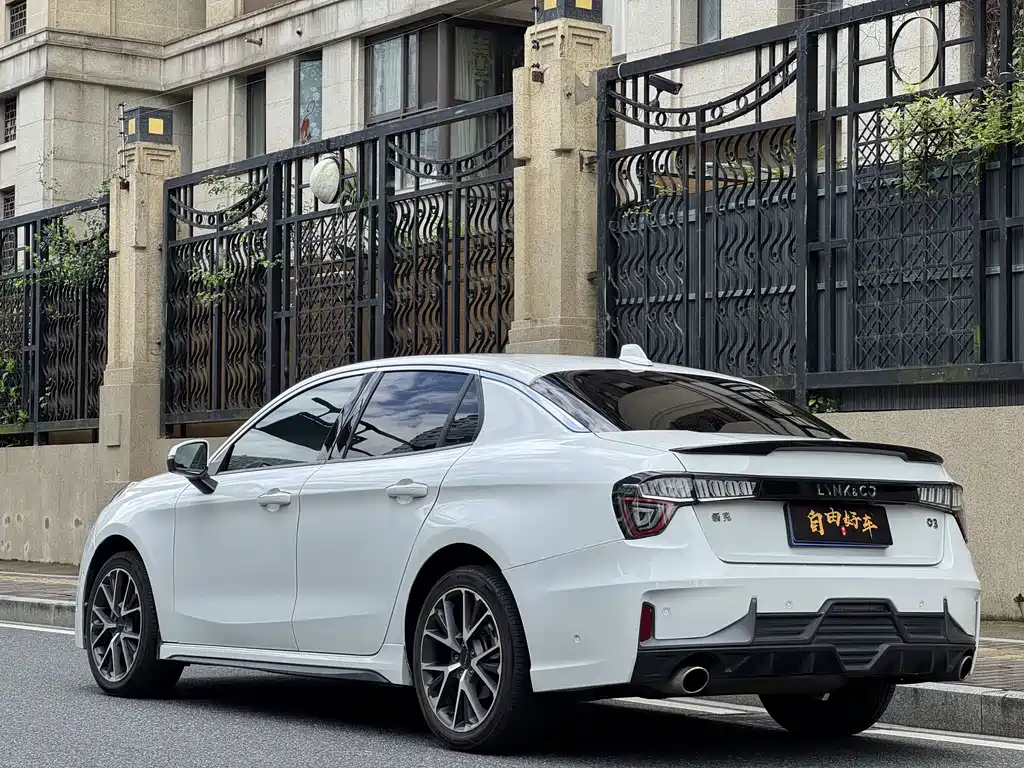 Lynk & Co 03 — миниатюра 19