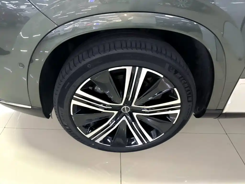 Roewe RX9 — миниатюра 23