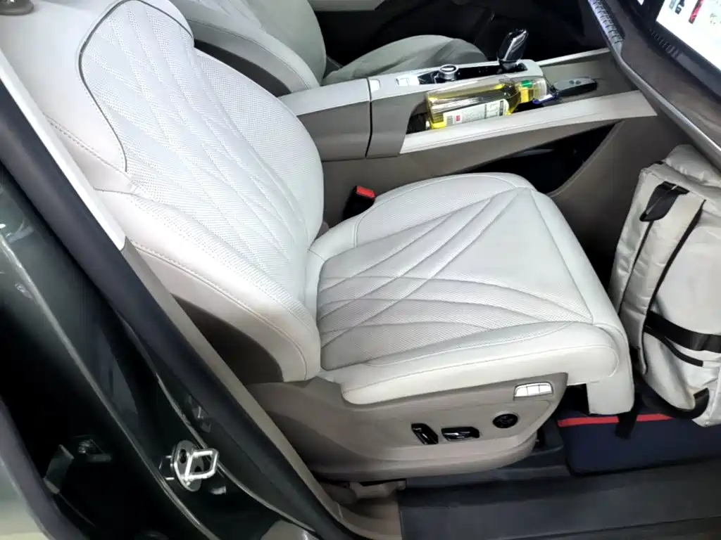 Roewe RX9 — миниатюра 25