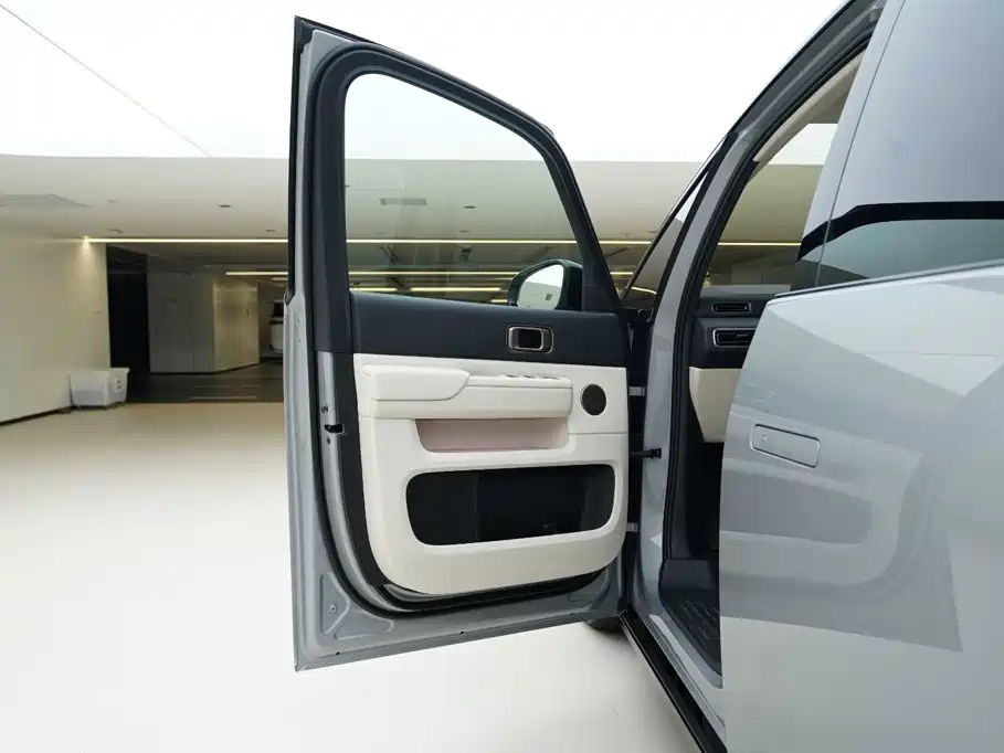 Li Auto Li MEGA — миниатюра 16