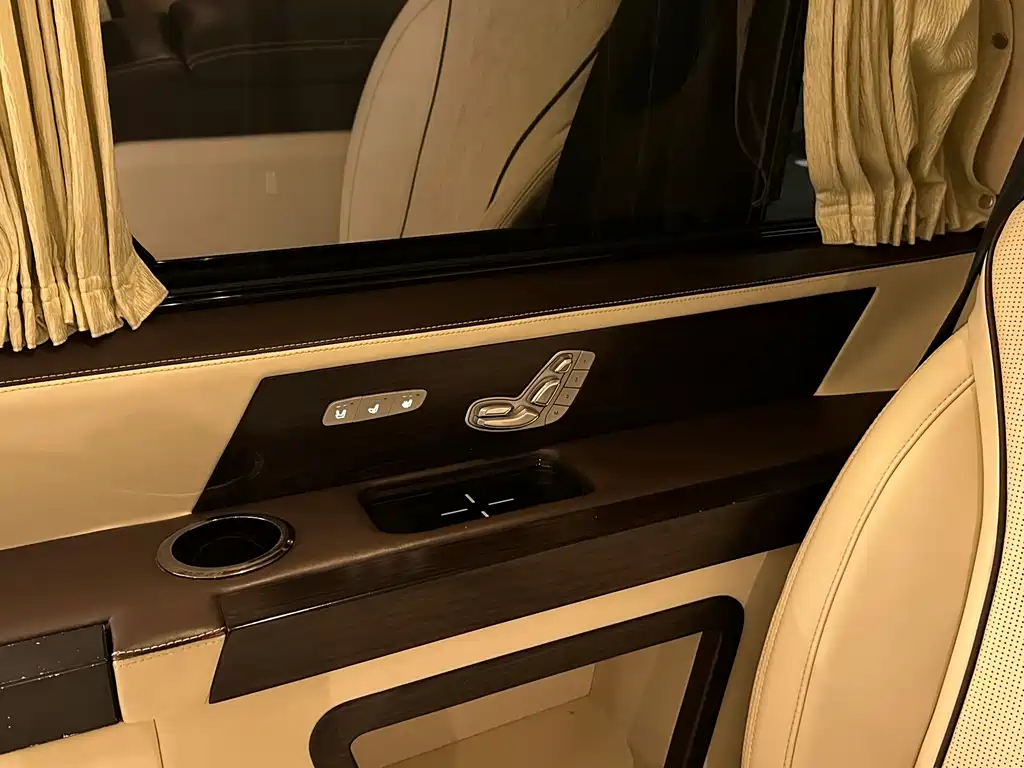 Mercedes-Benz 奔驰V级(进口) — миниатюра 14
