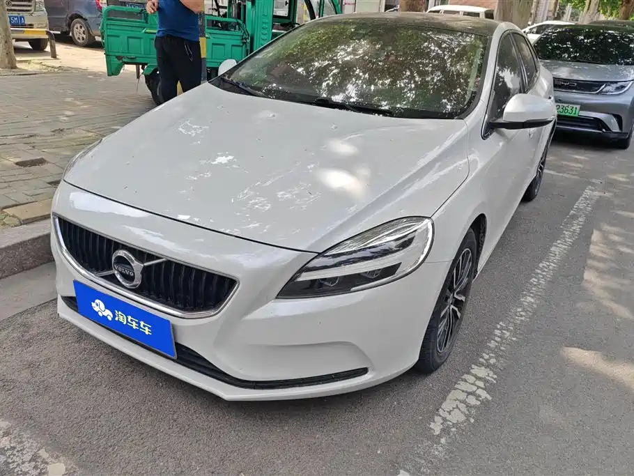 Купить Volvo V40