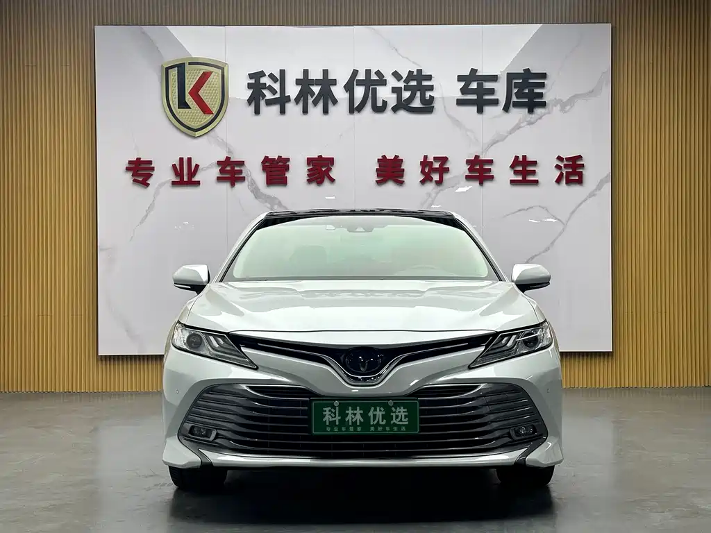 TOYOTA CAMRY