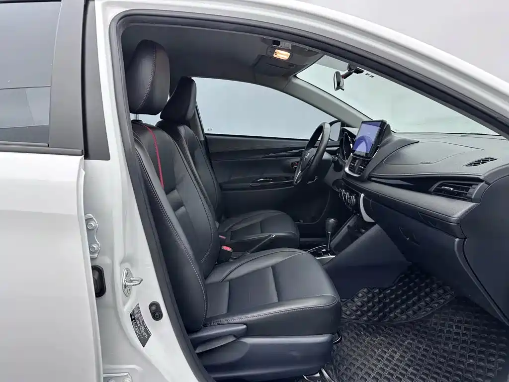 Toyota Yaris L — миниатюра 8