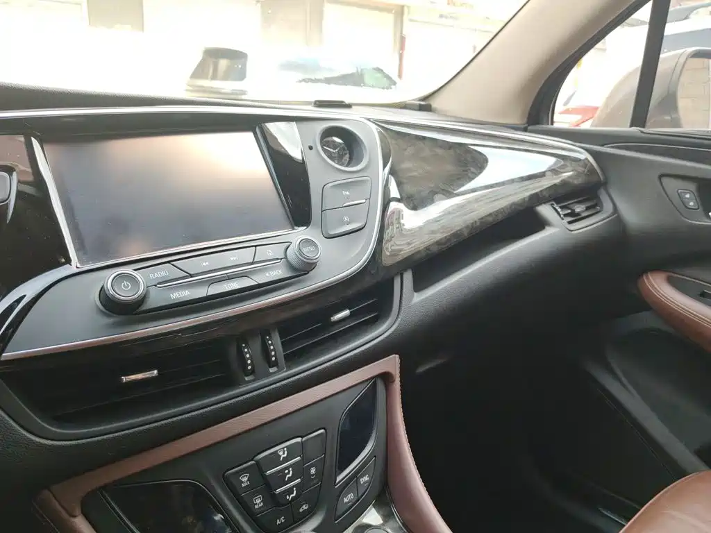 Buick Envision Plus — миниатюра 13