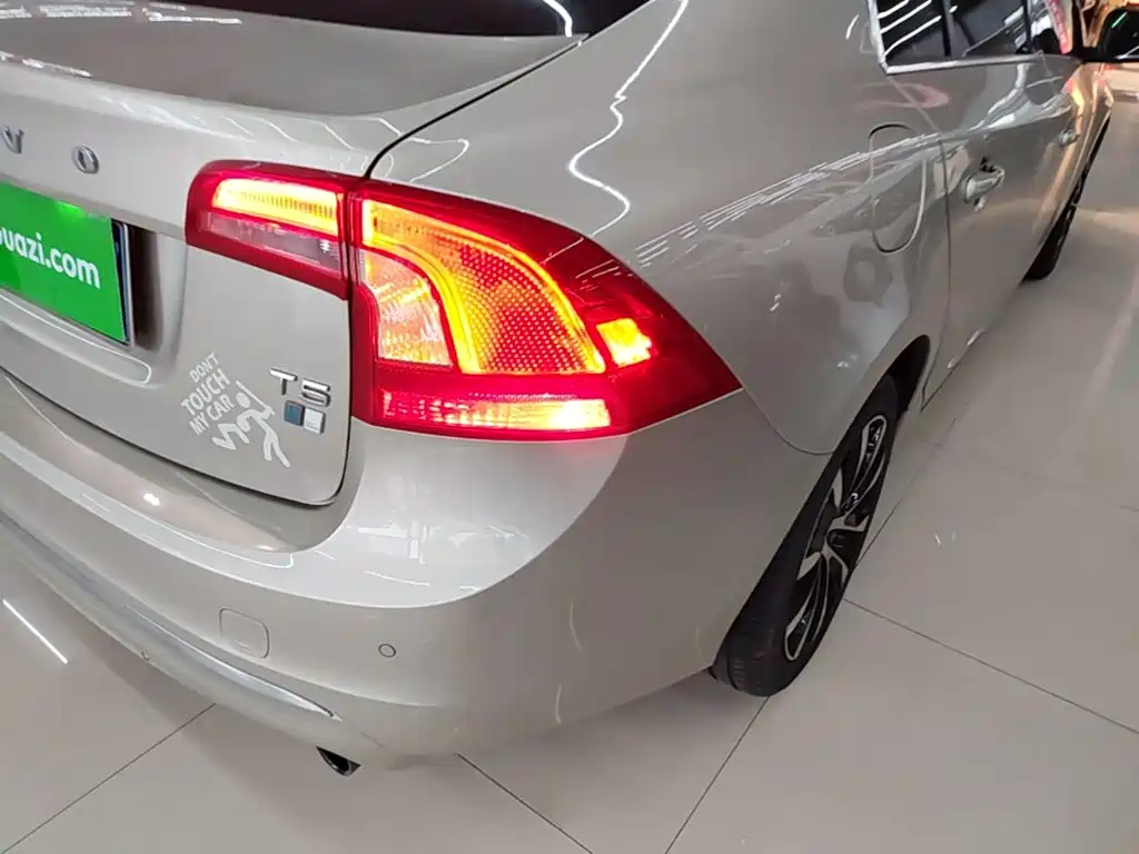 Volvo S60 — миниатюра 8