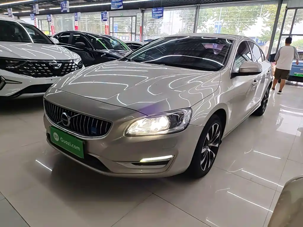 Volvo S60 — миниатюра 2
