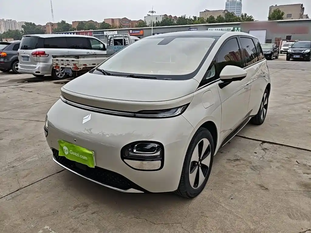 Baojun Yunduo — миниатюра 2