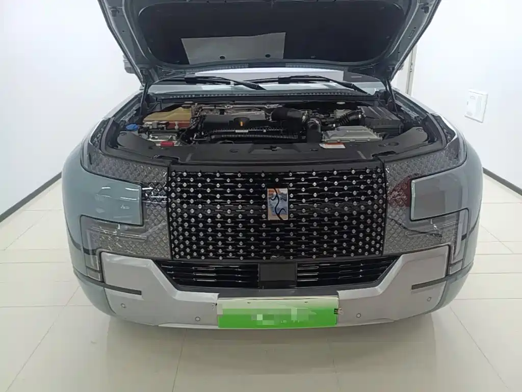 Yangwang Yangwang U8 — миниатюра 20