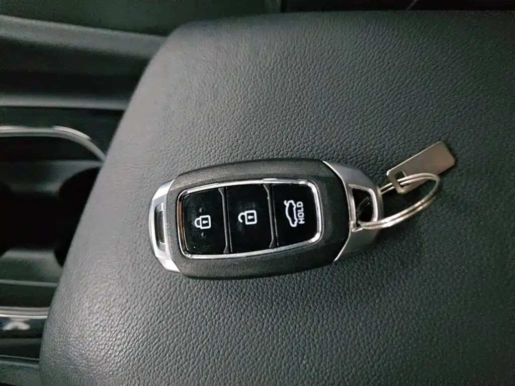 Hyundai Elantra — миниатюра 9