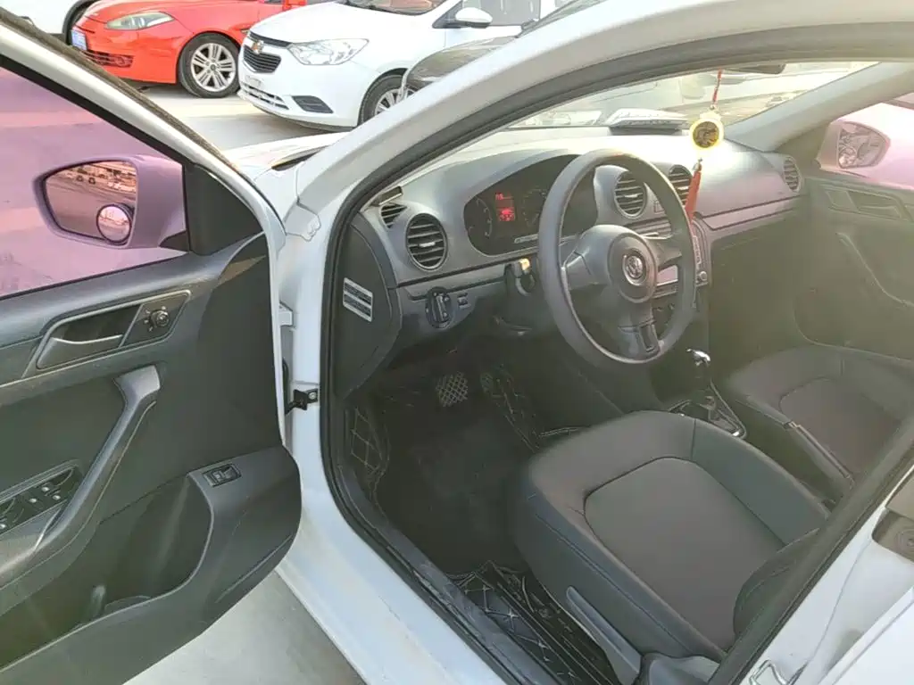 Volkswagen Jetta — миниатюра 16