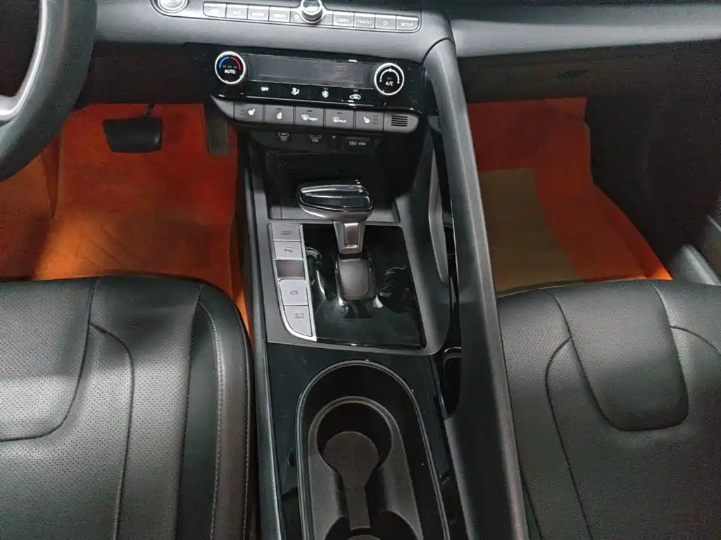 Hyundai Elantra — миниатюра 14