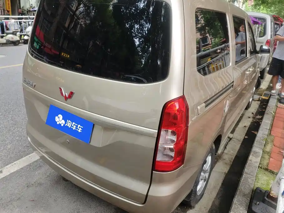 Wuling Hongguang V — миниатюра 3