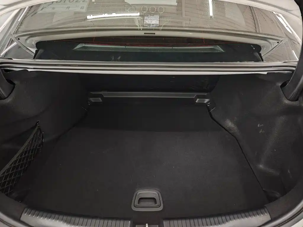 Mercedes-Benz C-Class — миниатюра 16