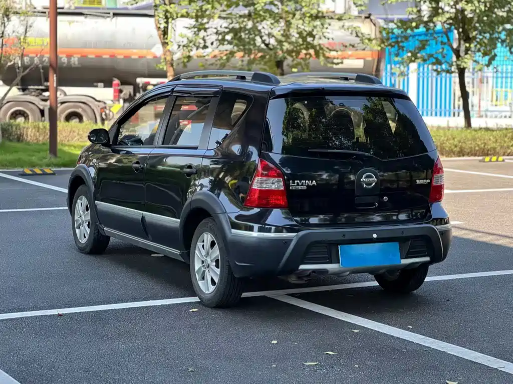 Nissan Livina — миниатюра 6