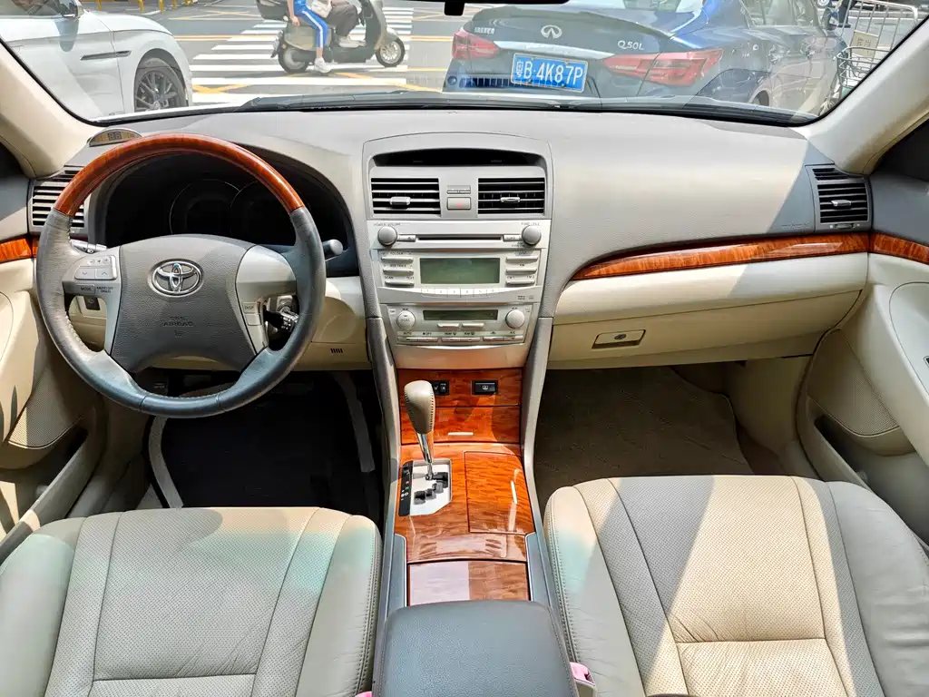 Toyota Camry — миниатюра 13