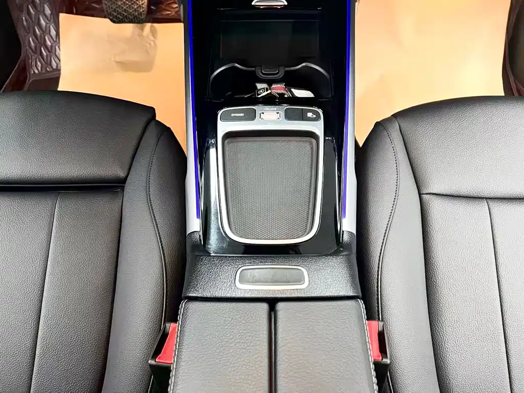 Mercedes-Benz GLB — миниатюра 18
