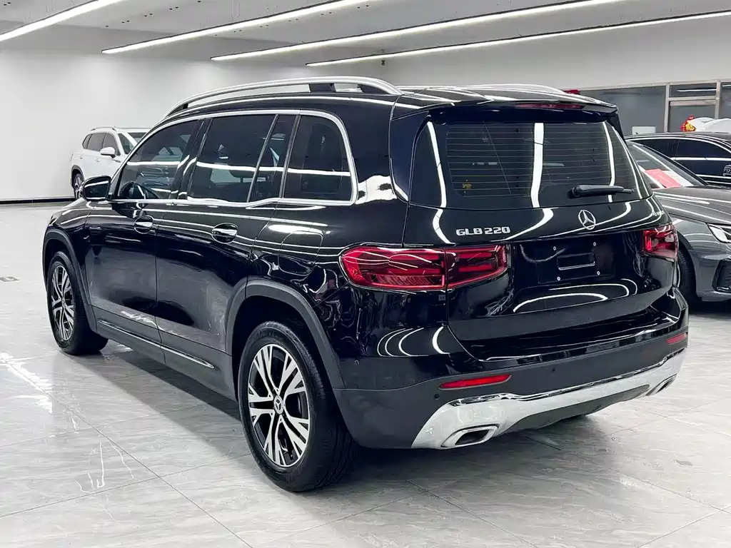 Mercedes-Benz GLB — миниатюра 4