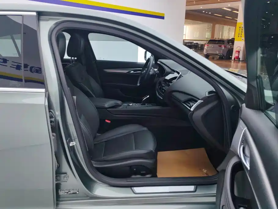 Cadillac CT5 — миниатюра 8