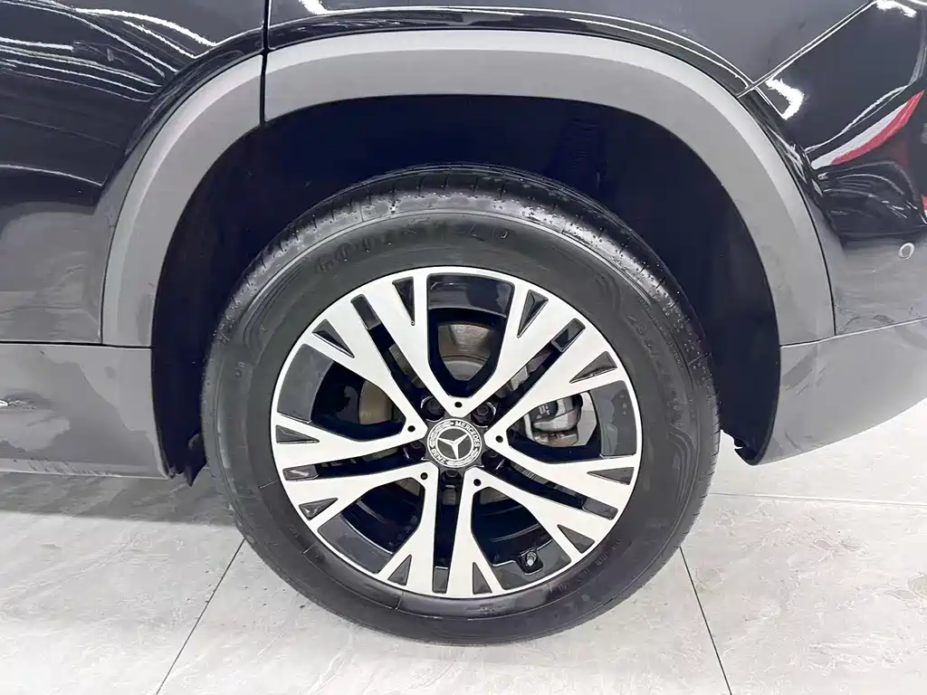 Mercedes-Benz GLB — миниатюра 21