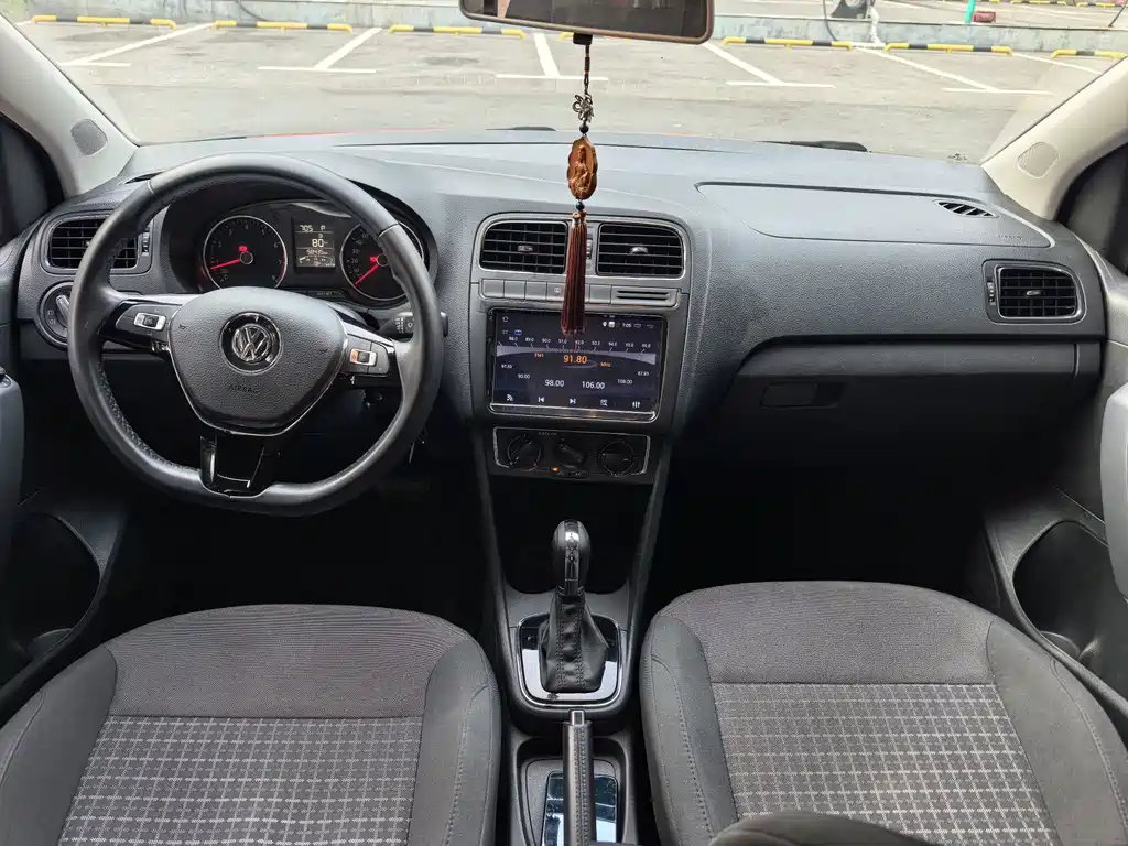 Volkswagen Polo — миниатюра 12